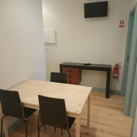 Apartman Near River 63 *