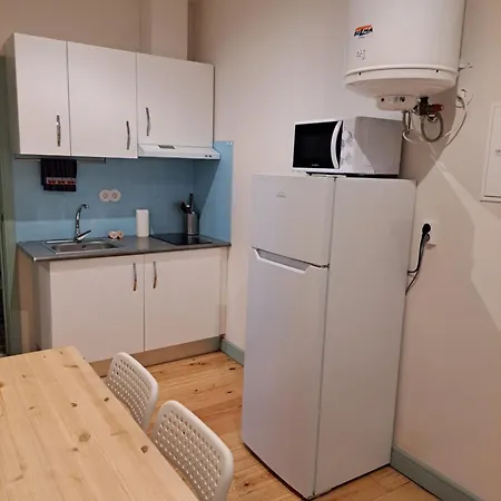 Apartman Near River 63 *