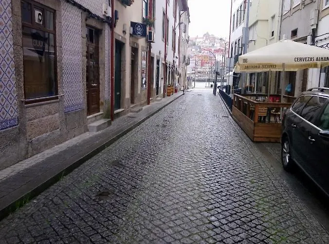 Near River 63 * Vila Nova de Gaia