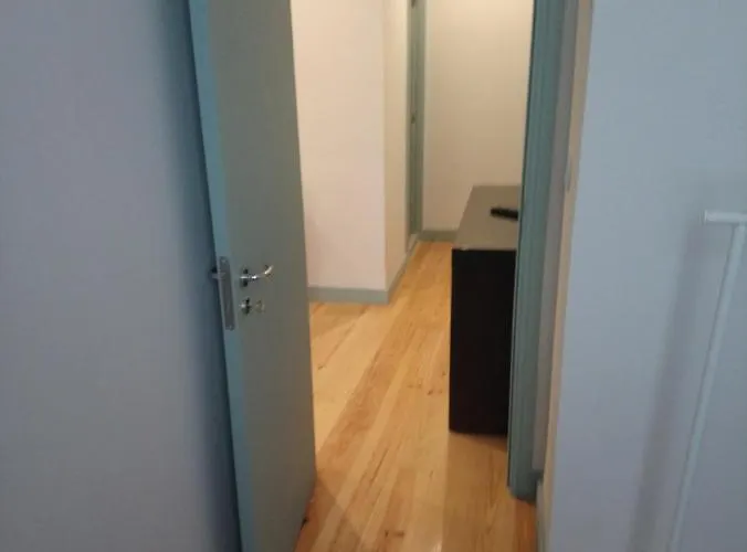 Near River 63 * Vila Nova de Gaia